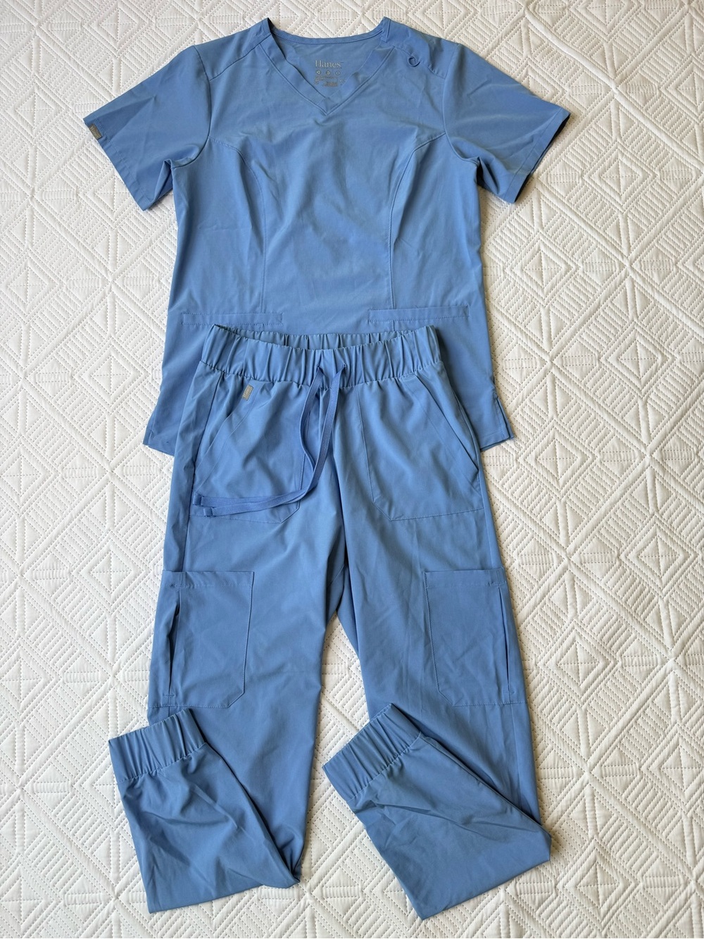 Hanes Comfort Fit Scrub Set V-Neck Top Drawstring
Waist Joggers Size XS